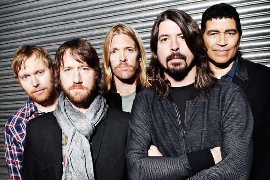 Andrew Goldin, un fan des Foo Fighters, a lancé une campagne de crowdfunding pour faire venir jouer le groupe dans sa ville à Richmond en Virginie